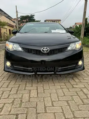 Toyota Camry SE 4dr Sedan (2.5L 4cyl 6A) 2013 Black