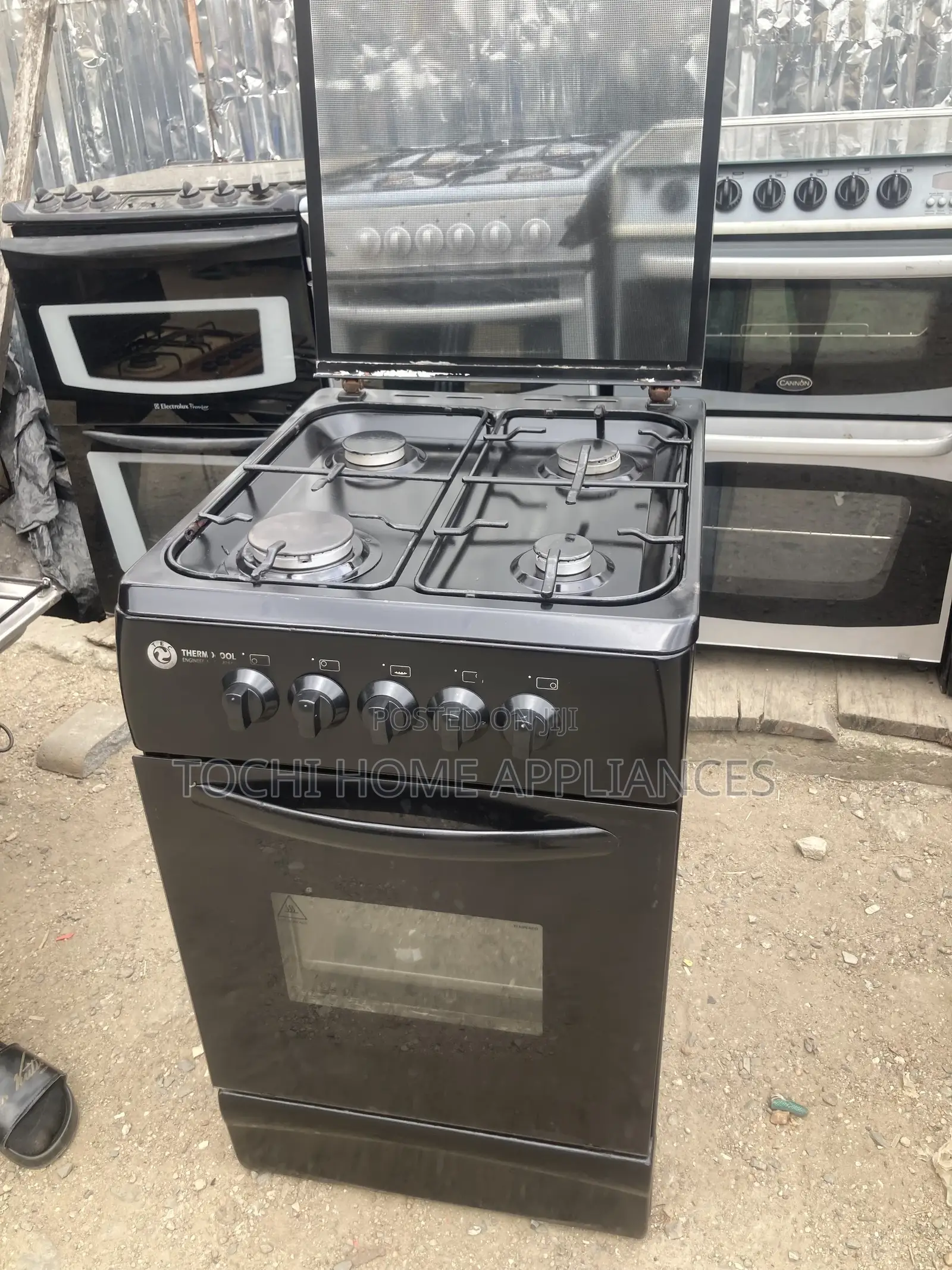 Black Four Burner Gas Cooker