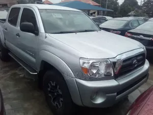 Toyota Tacoma 2010 Silver