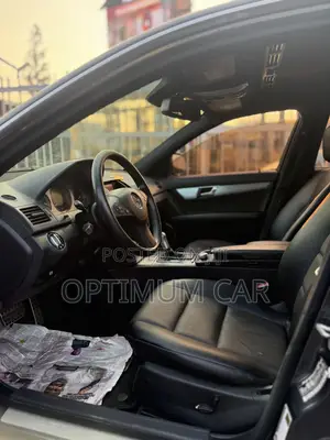 Mercedes-Benz C300 2010 Gray