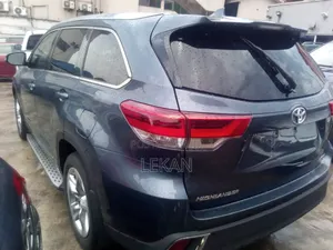 Toyota Highlander 2017 Blue