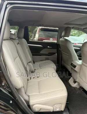Toyota Highlander XLE 4x4 V6 (3.5L 6cyl 8A) 2017 Black