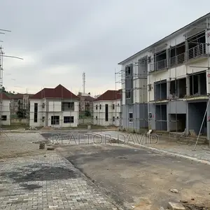 3bdrm Block of Flats in Apo District for sale