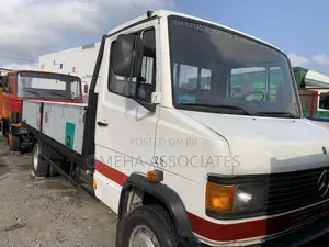 Mercedes Benz 811 Foreign Used 2002 Model