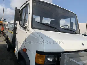 Mercedes Benz Truck 2001 Model 811 Foreign Used