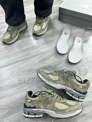 Original New Balance 2002r Sneakers Available in Store