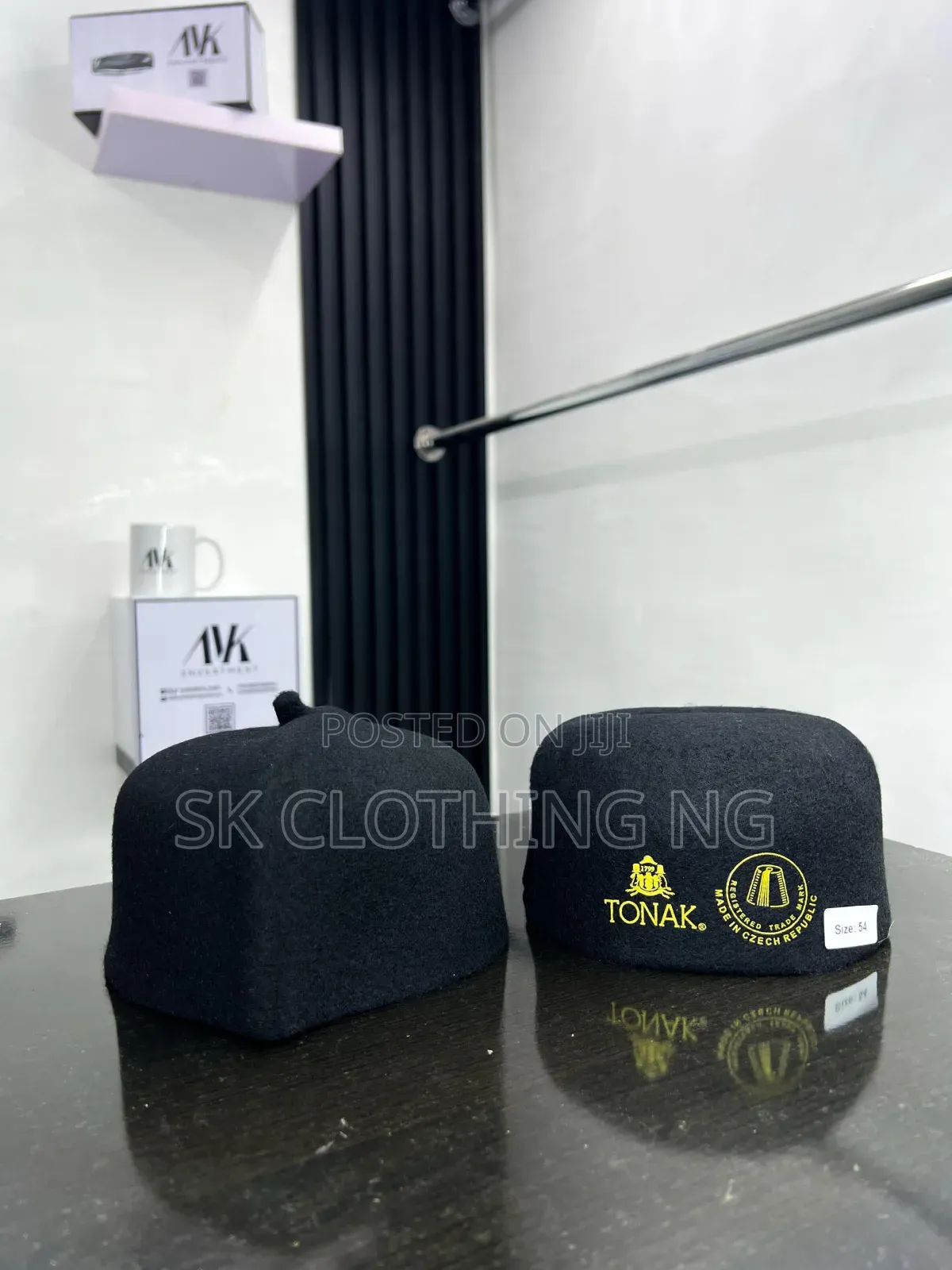 Short Tonak Caps