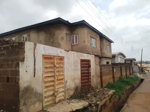 4bdrm Block of Flats in Gaa Akanbi Omosebi, Ilorin South for sale