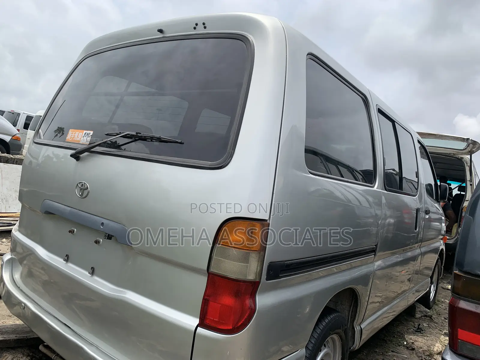 Toyota HiAce 2004 Silver