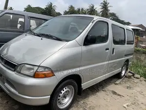 Toyota HiAce 2004 Silver