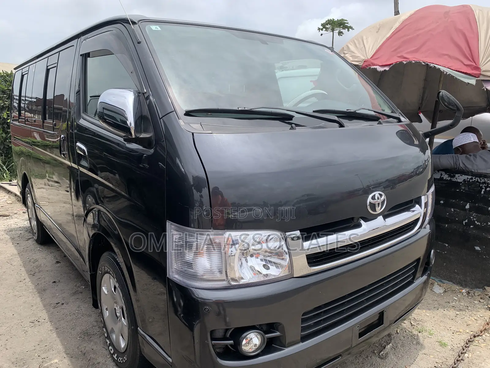 Toyota HiAce 2014 Black