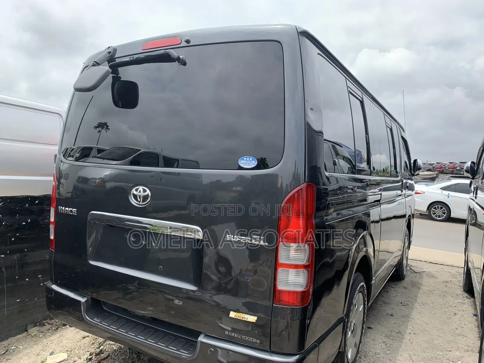 Toyota HiAce 2014 Black