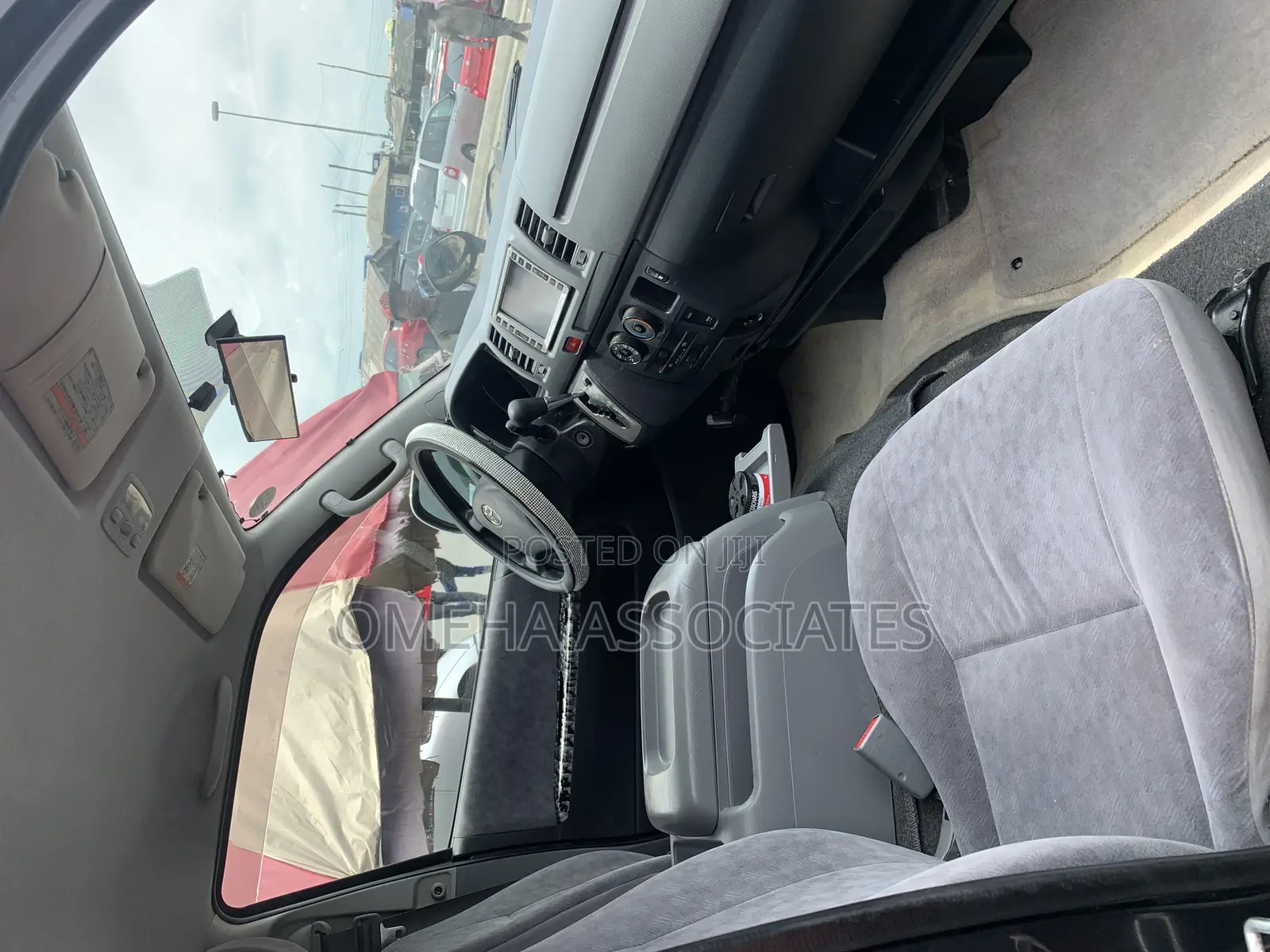 Toyota HiAce 2014 Black
