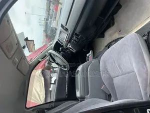 Toyota HiAce 2014 Black