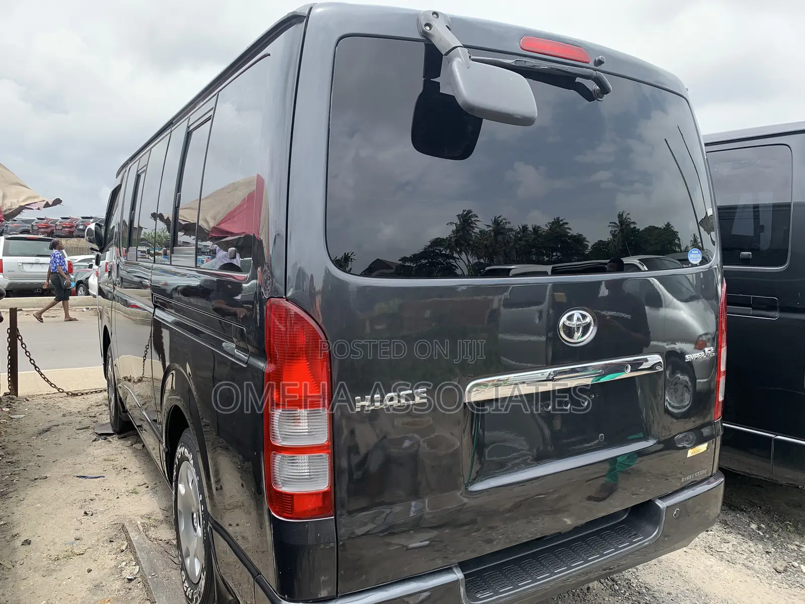 Toyota HiAce 2014 Black