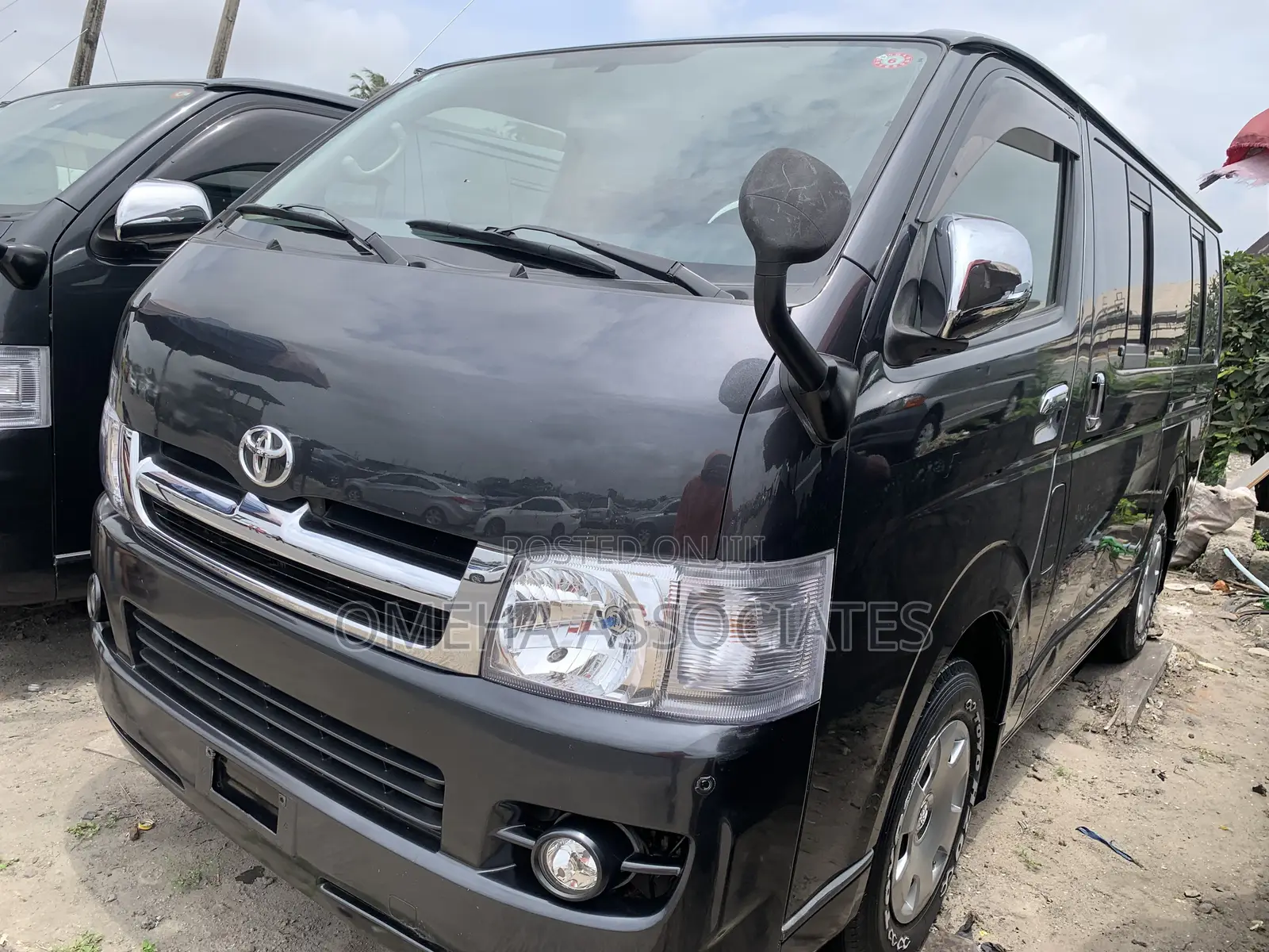 Toyota HiAce 2014 Black