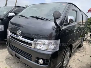 Toyota HiAce 2014 Black