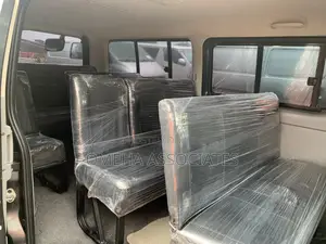 Toyota HiAce 2014 Black