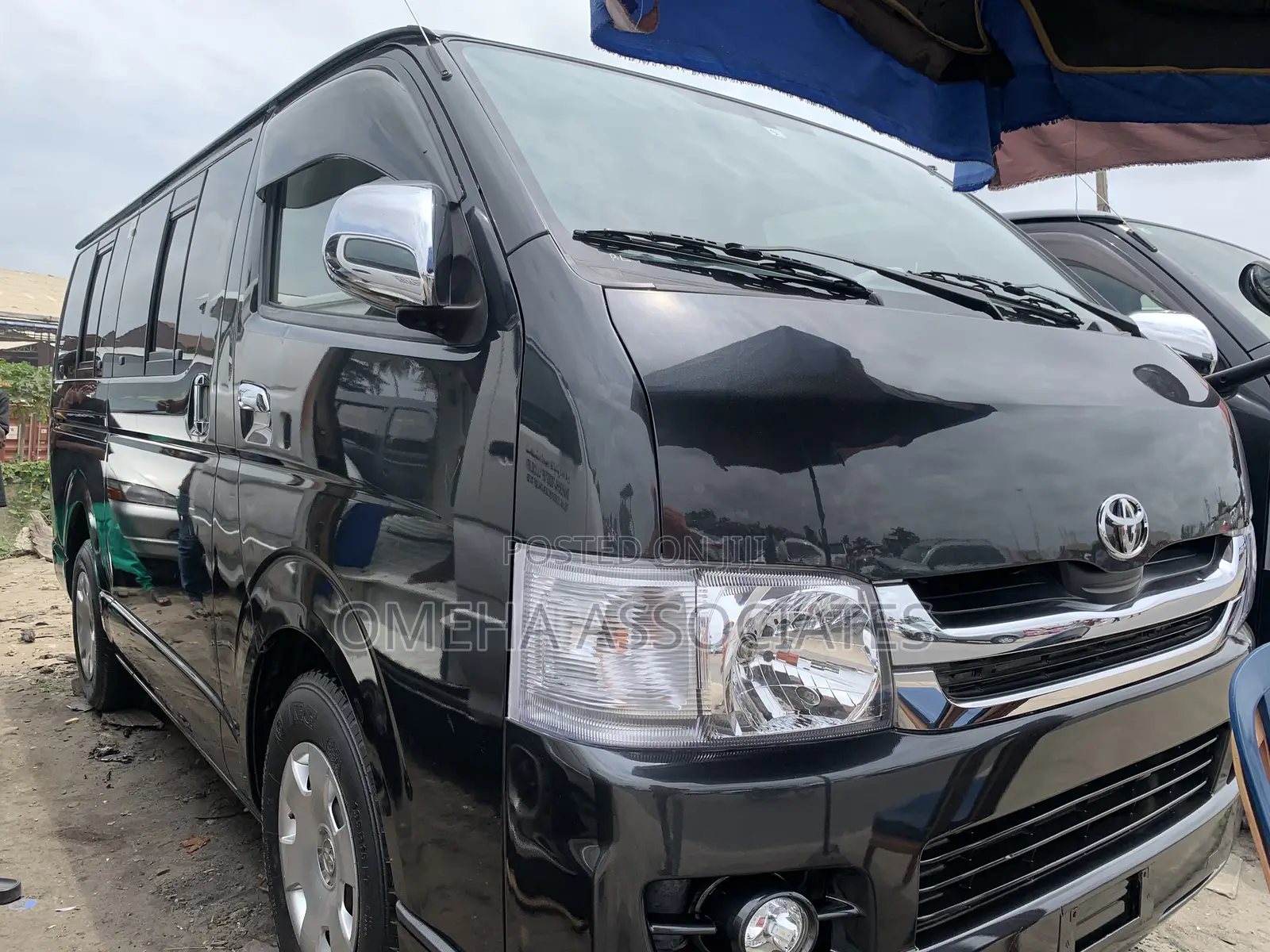 Toyota HiAce 2014 Grey