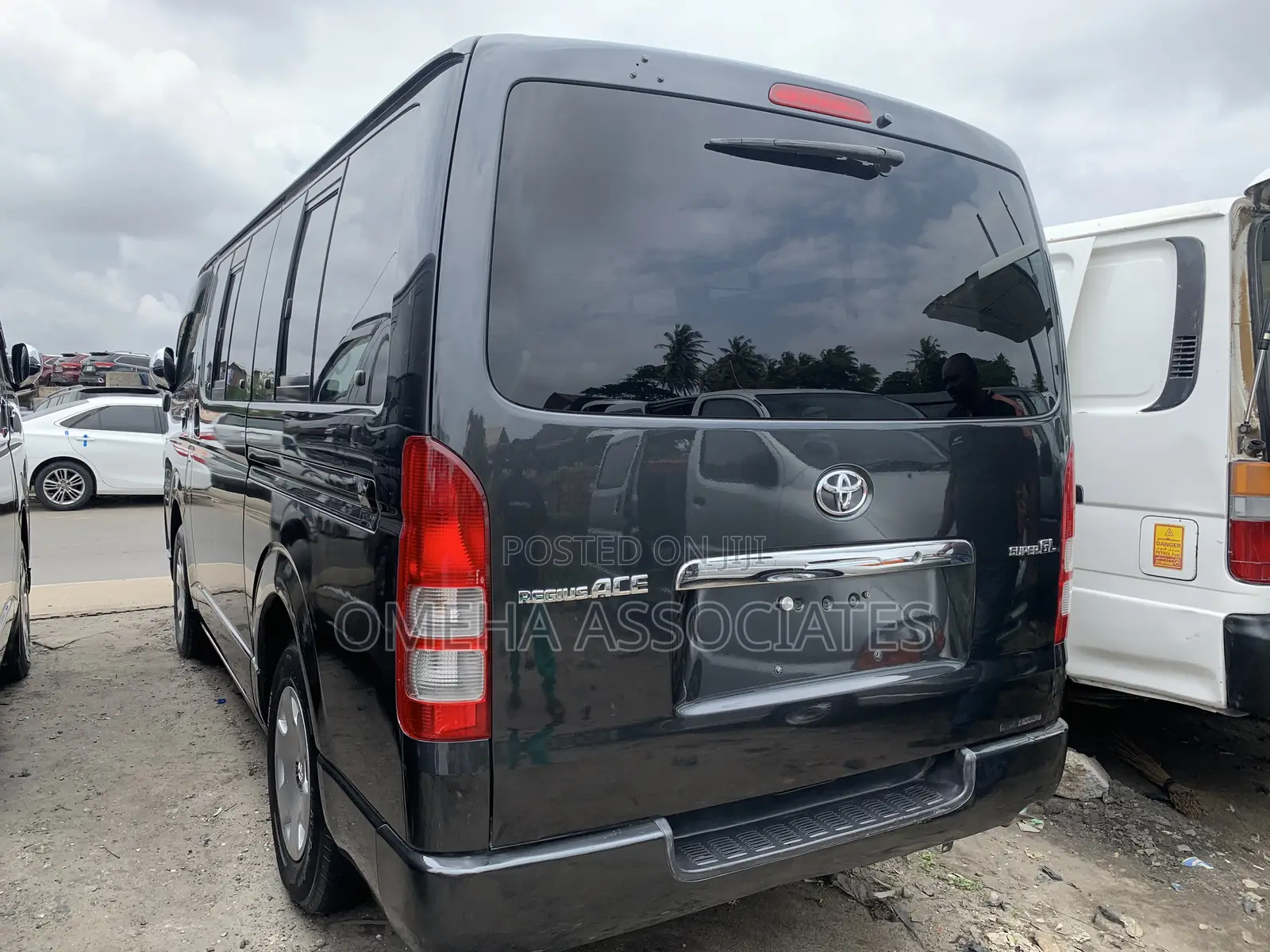 Toyota HiAce 2014 Grey