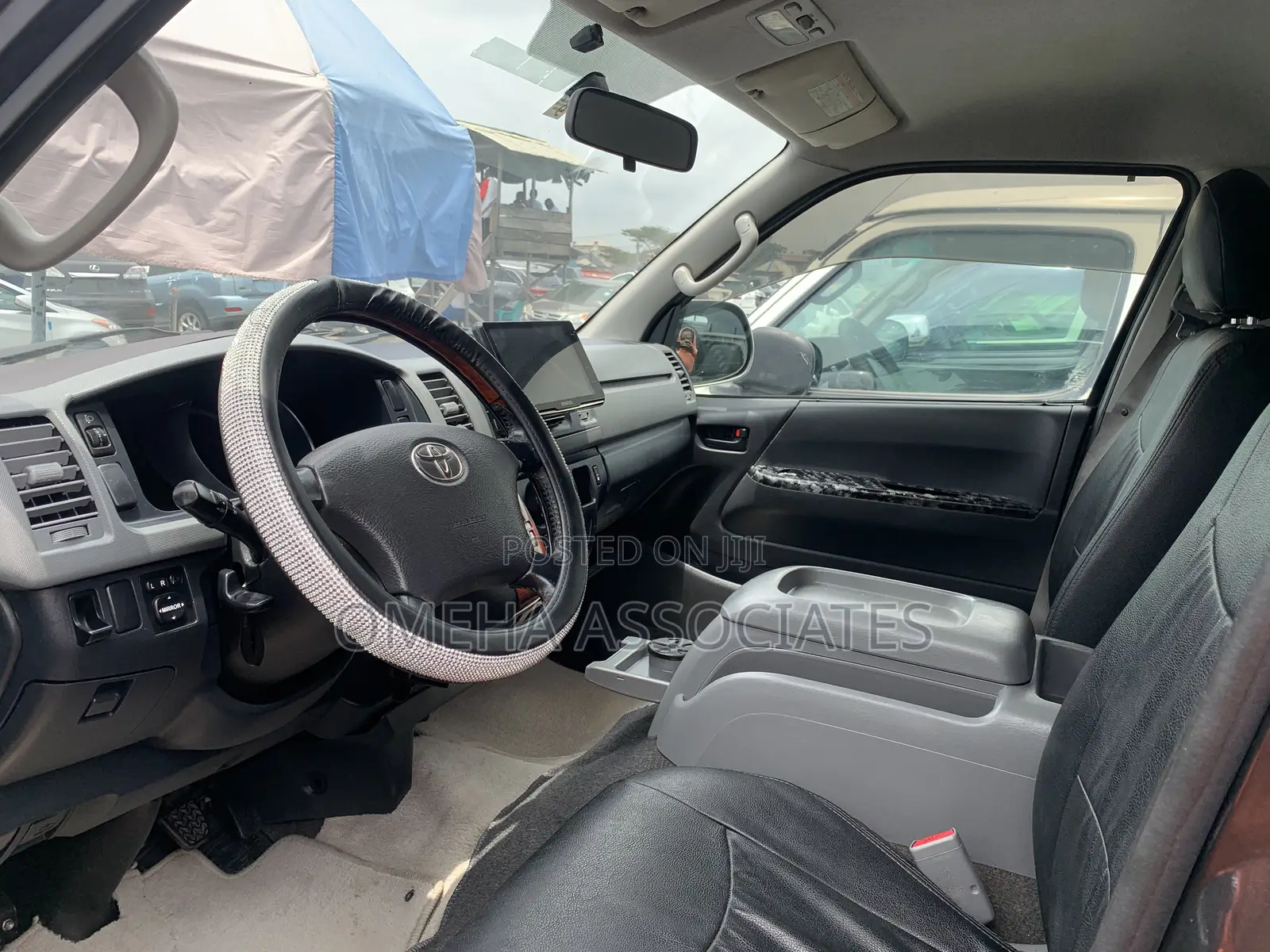 Toyota HiAce 2014 Grey