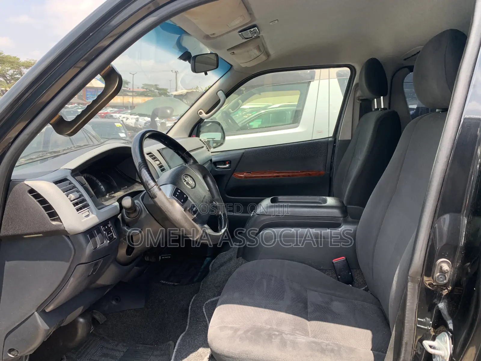 Toyota HiAce 2015 Black