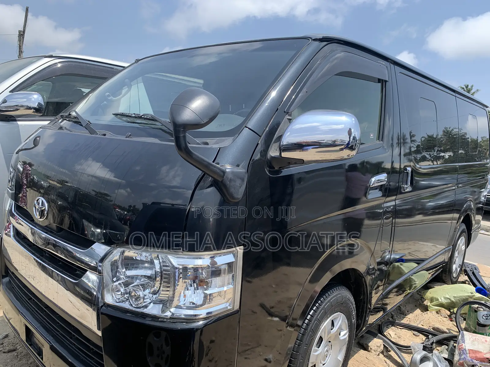 Toyota HiAce 2015 Black