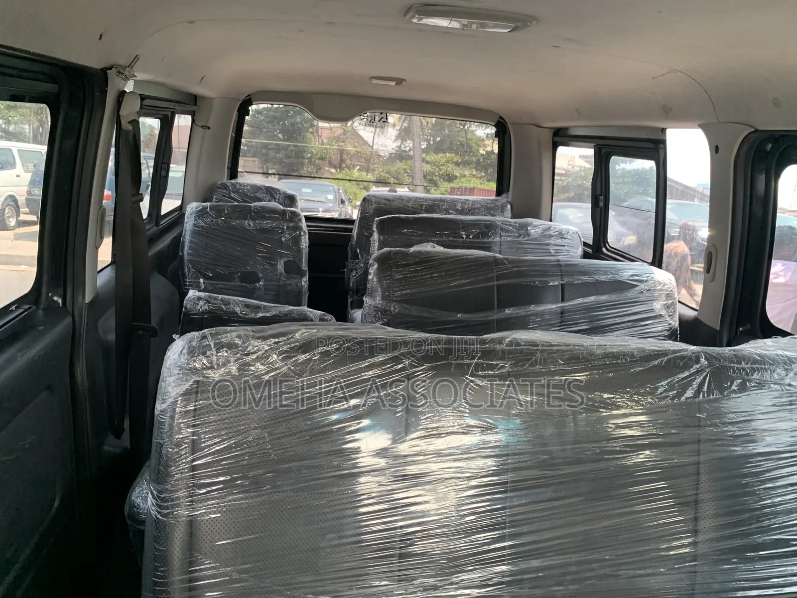 Toyota HiAce 2015 Black