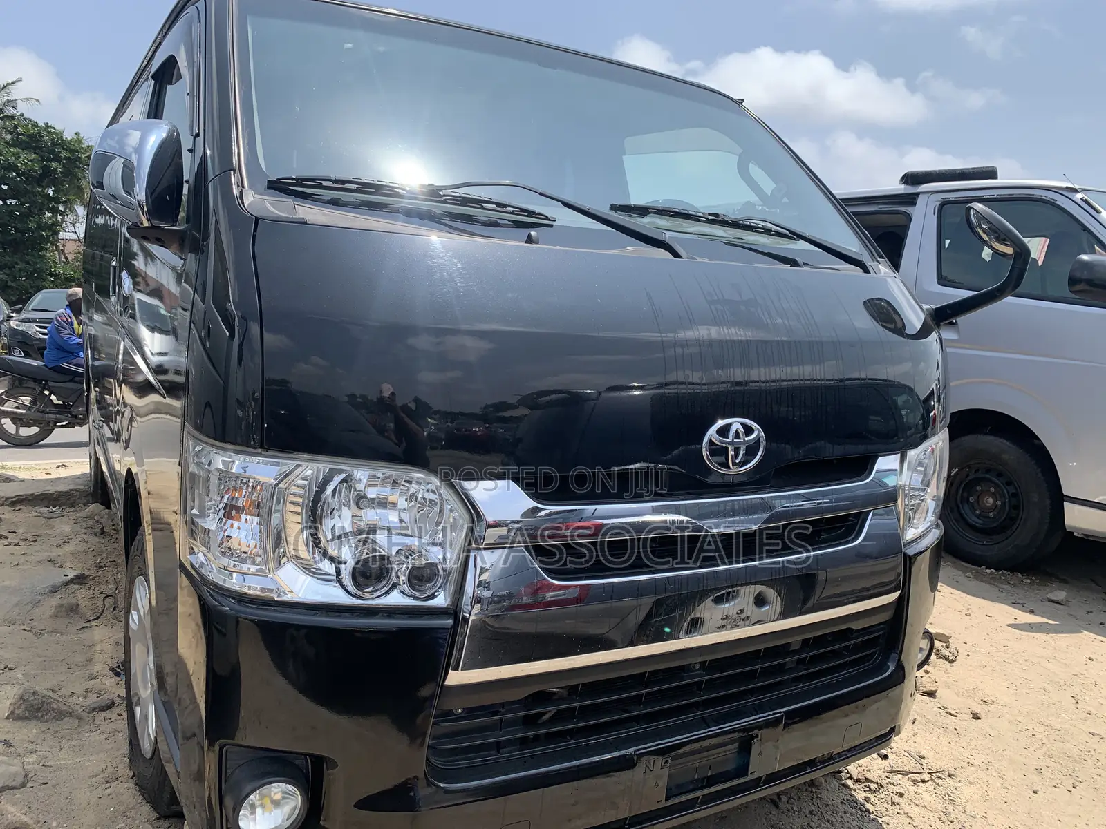 Toyota HiAce 2015 Black