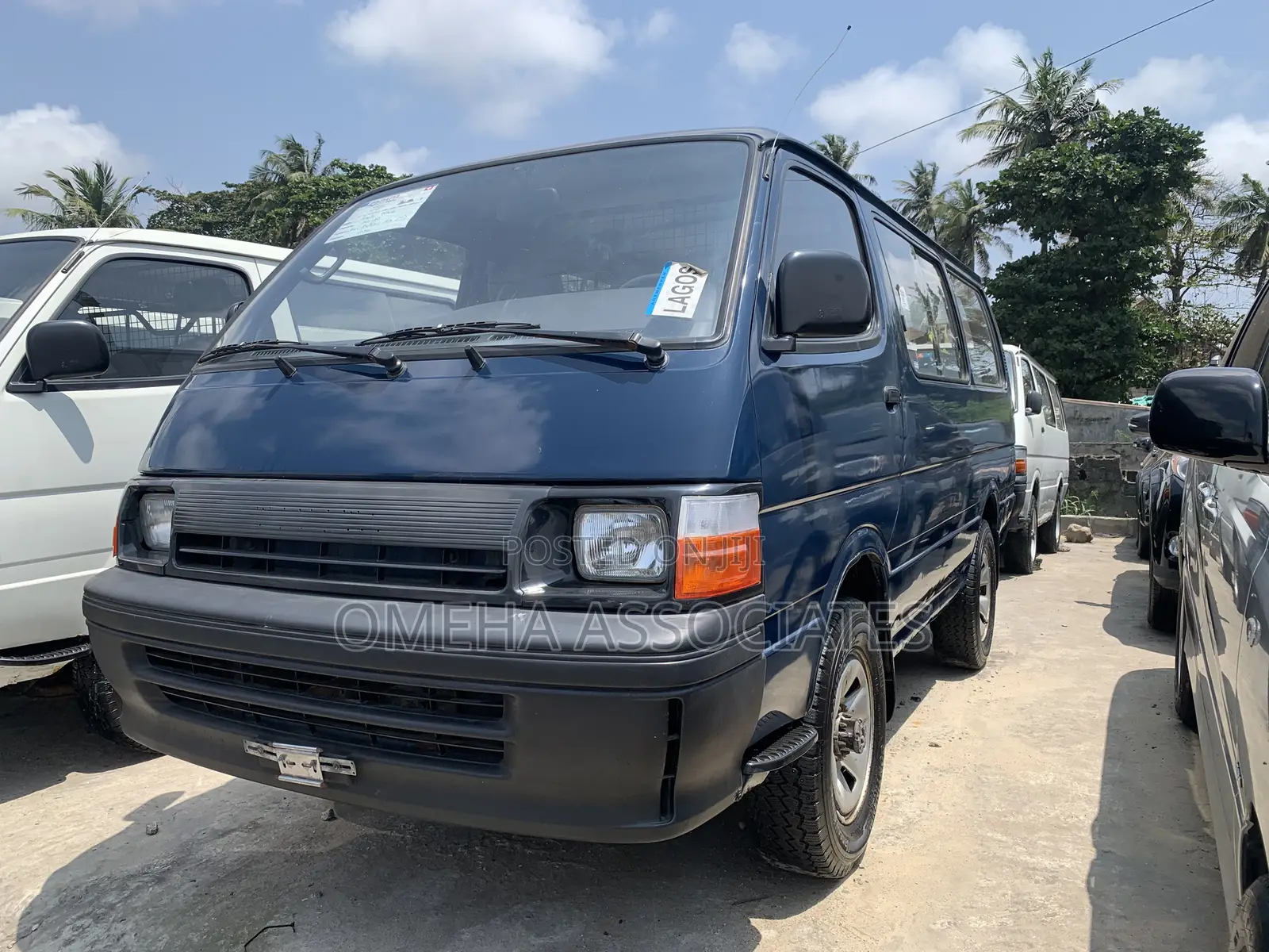 Toyota HiAce 1999 Blue