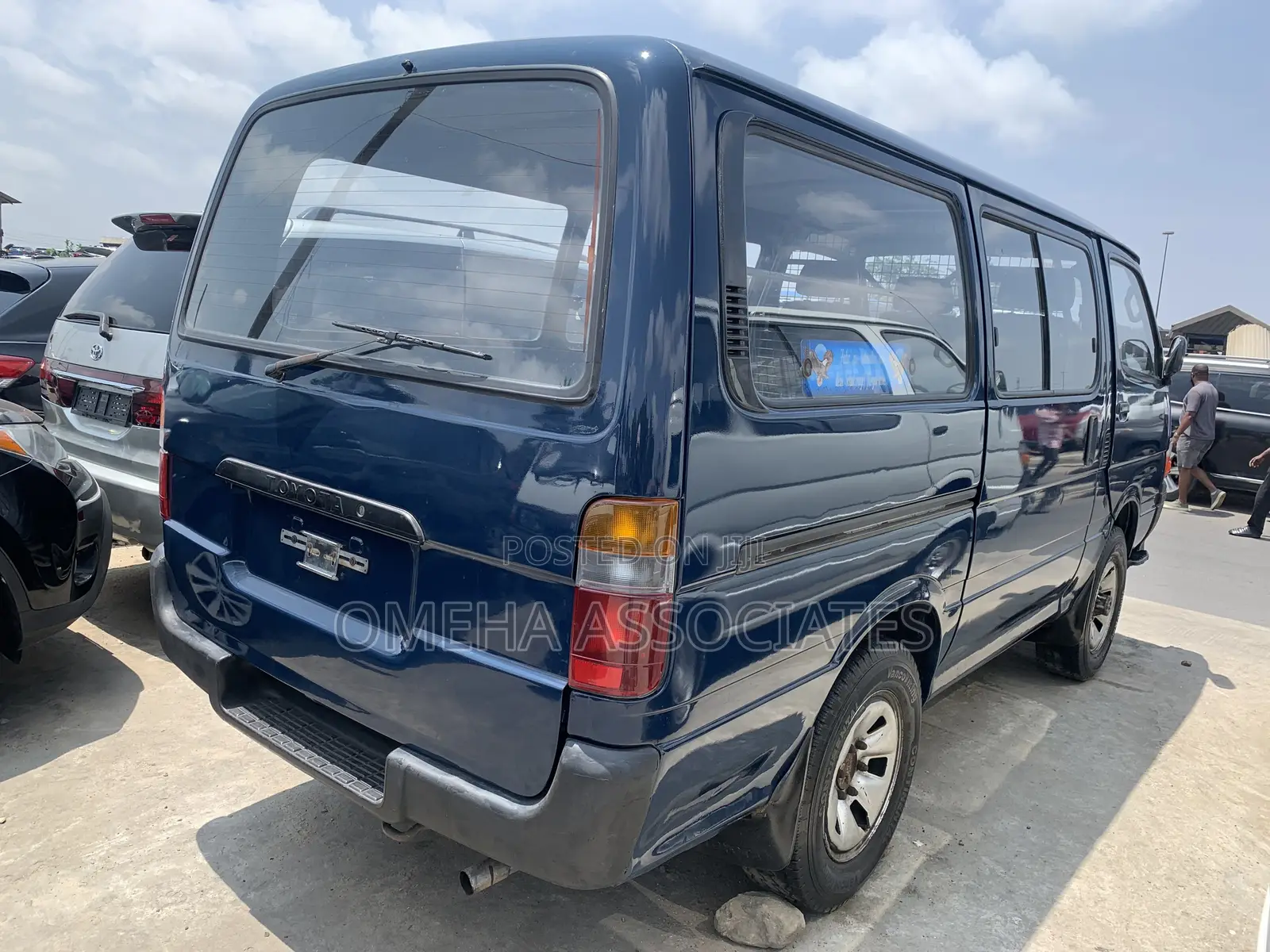 Toyota HiAce 1999 Blue