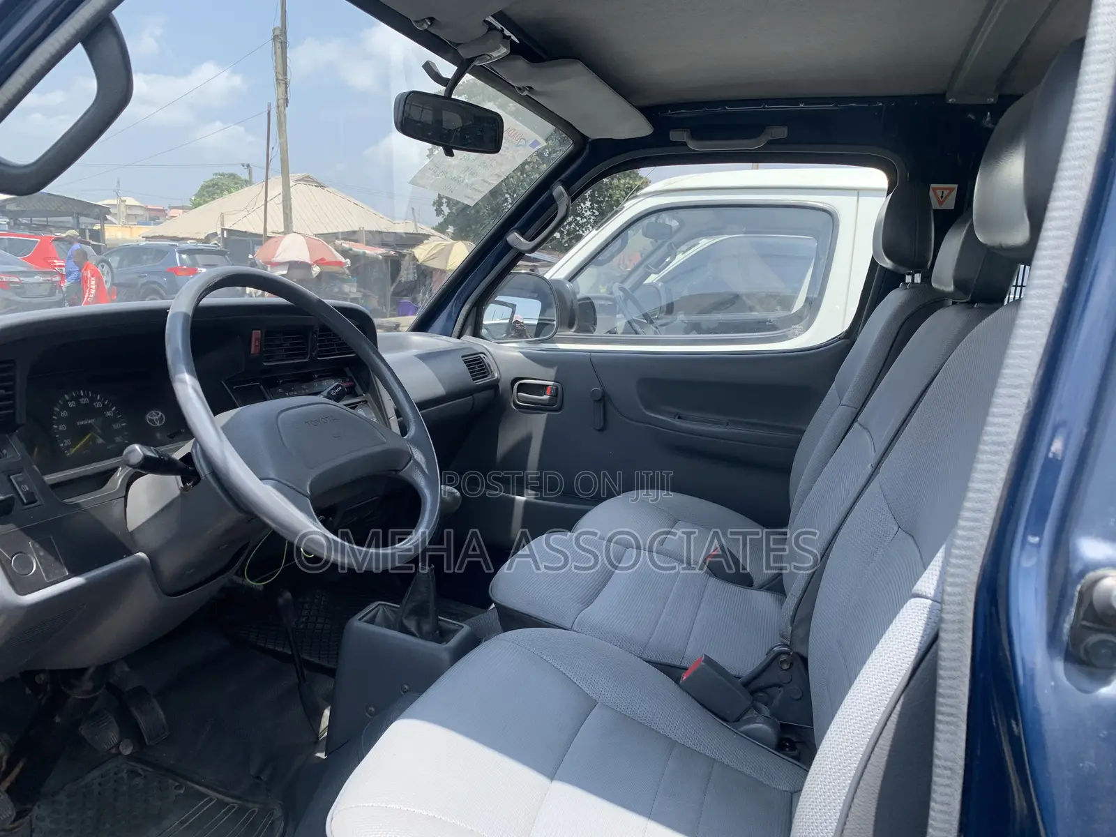 Toyota HiAce 1999 Blue