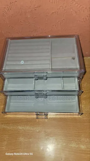 High Quality Acrylic Jewelry Box – Posh 3-drawers With Velvet Lining