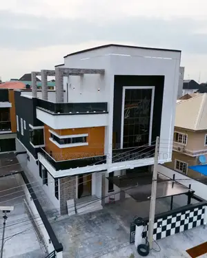 6bdrm Duplex in Bera Estate, Chevron for sale