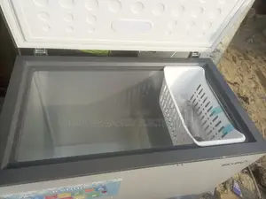 Skyrun Chest Freezer 200a