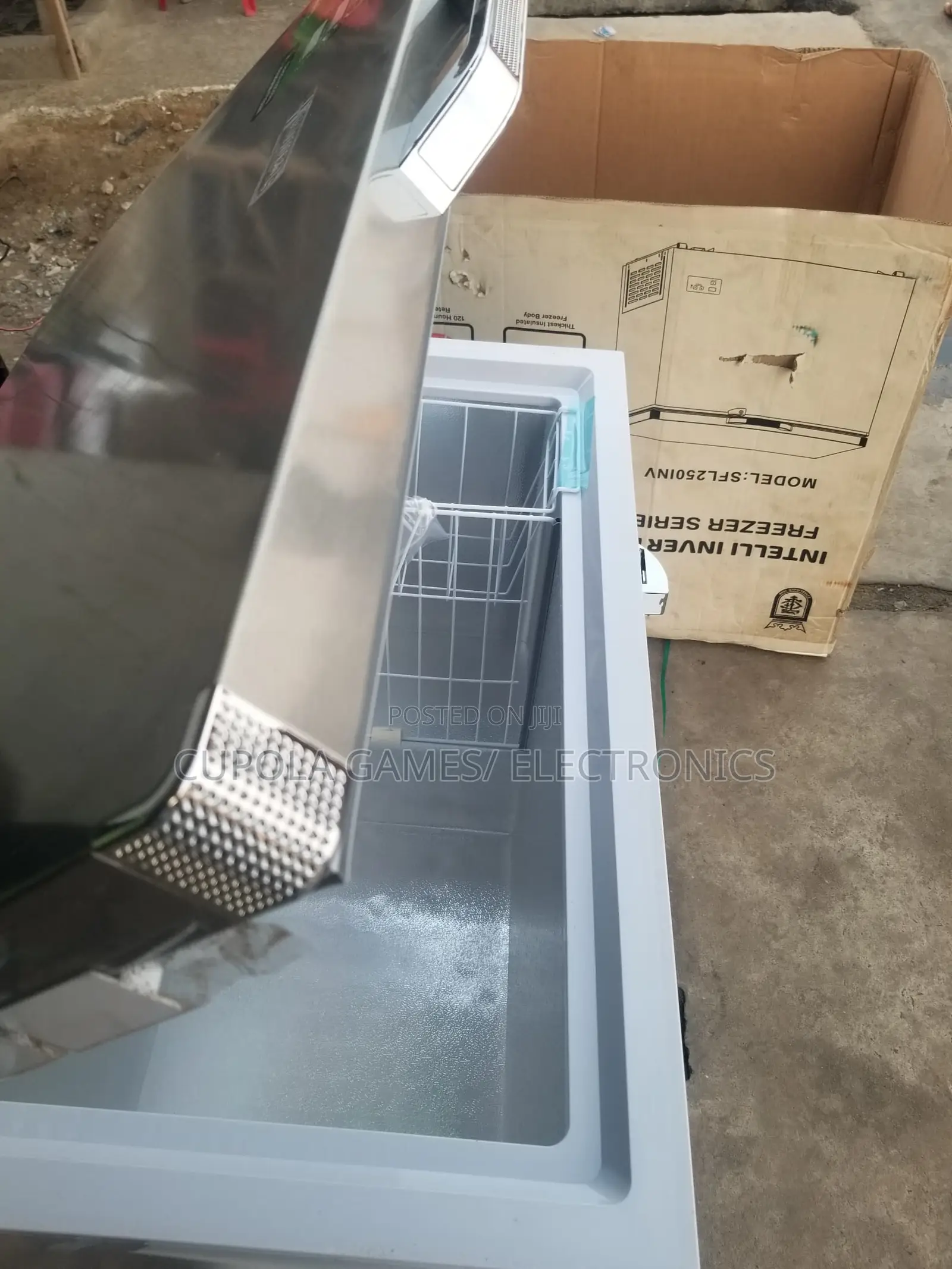 Skyrun Chest Freezer 200a
