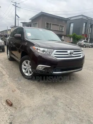 Toyota Highlander SE 2012 Red