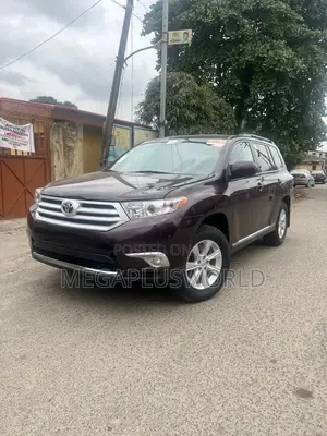 Toyota Highlander SE 2012 Red