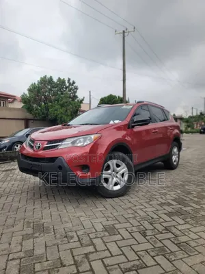 Toyota RAV4 LE 4dr SUV (2.5L 4cyl 6A) 2015 Red