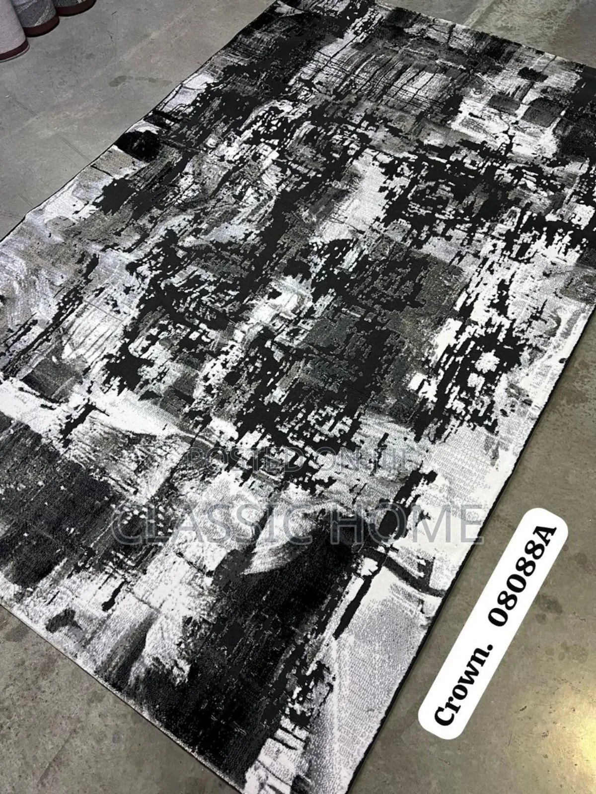 Crown Quality Center Rug