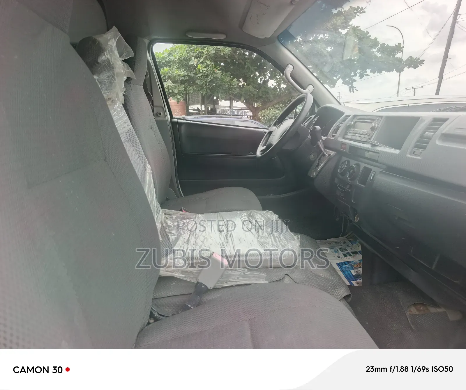Toyota HiAce 2017 White