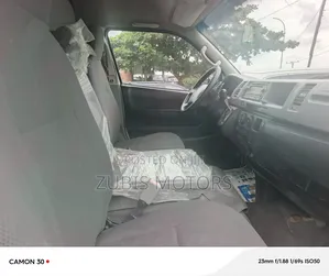 Toyota HiAce 2017 White
