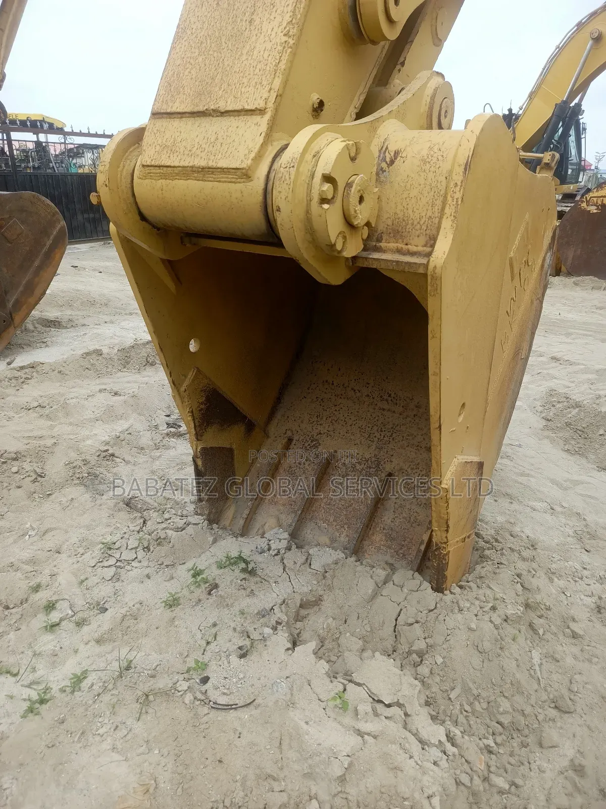 345 Cat Escavator