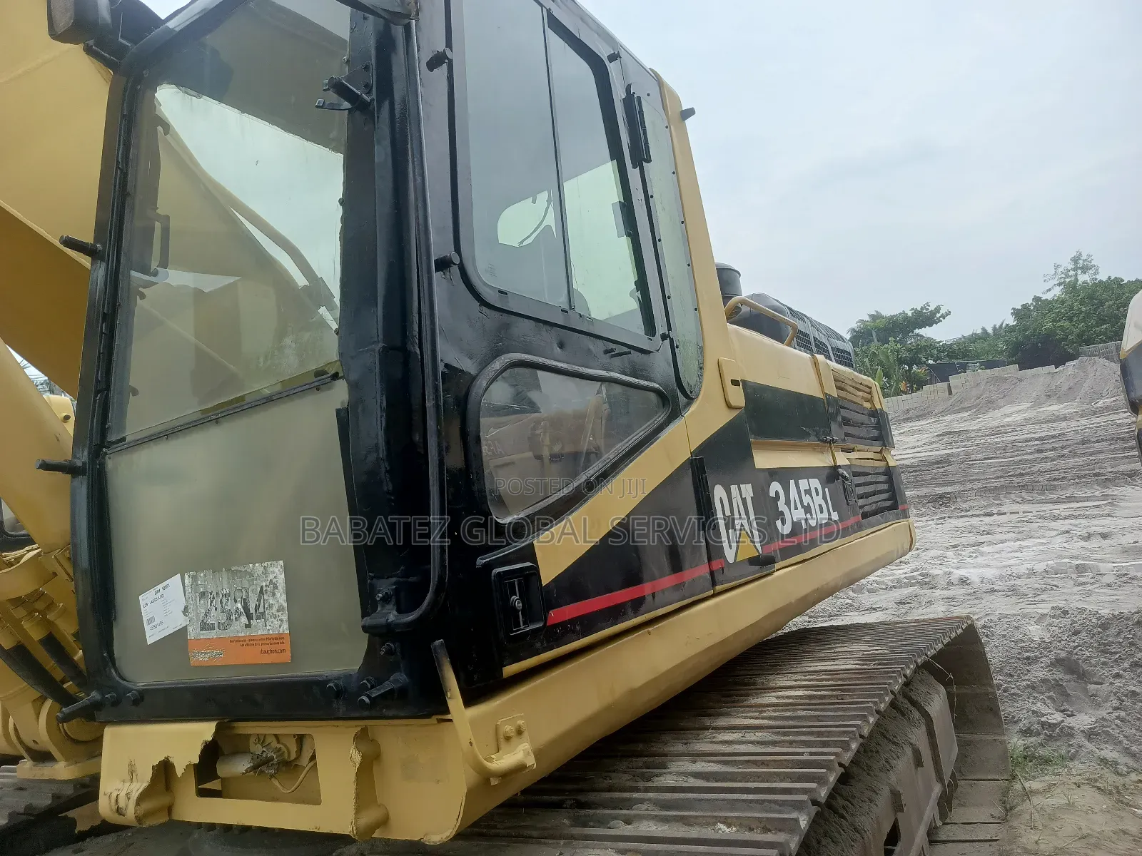 345 Cat Escavator
