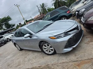 Toyota Camry LE FWD (2.5L 4cyl 8AM) 2018