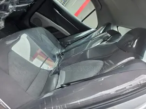 Toyota Camry LE FWD (2.5L 4cyl 8AM) 2018