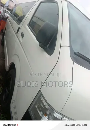 Toyota HiAce 2017 White