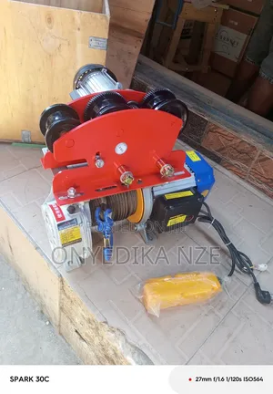 Mini Electric Wire Rope Hoist With Trolley.