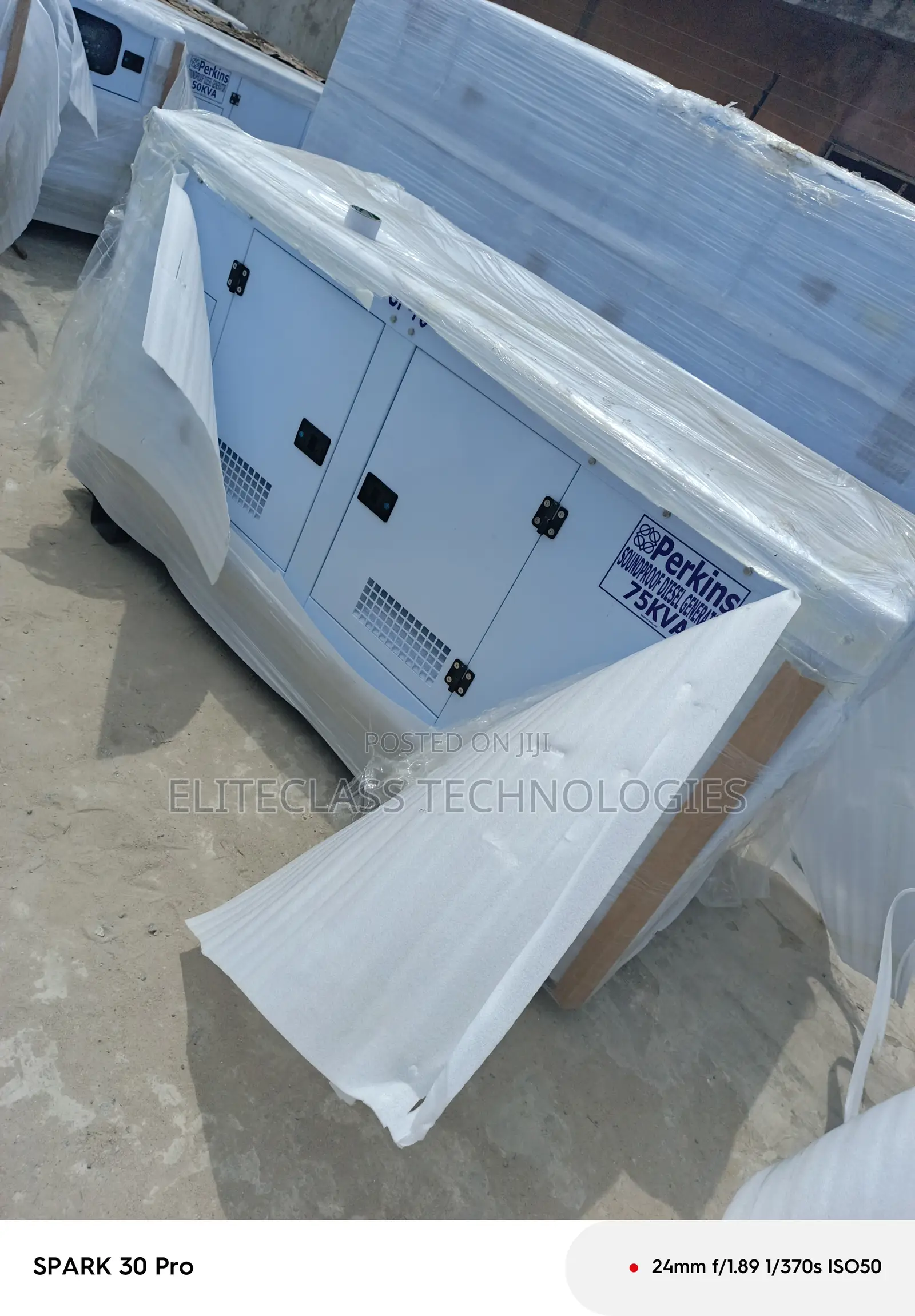 Eco-Efficient 75kva Perkins Soundproof Generator