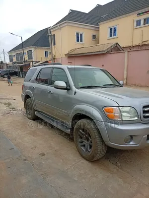 Toyota Sequoia Limited 4dr SUV (4.7L 8cyl 5A) 2005 Gray